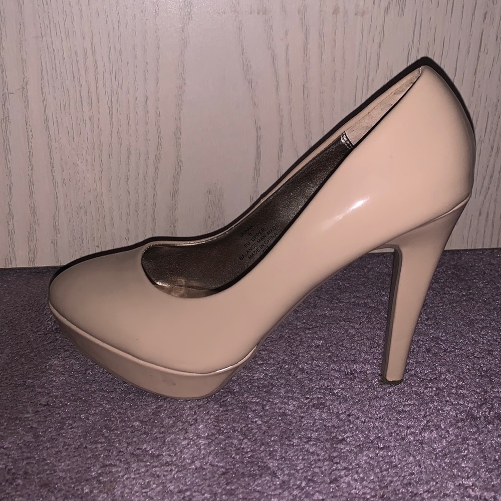 COPY - Nude patent leather heels